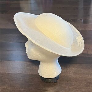 Elegant Vintage White Sinamay Women's Hat